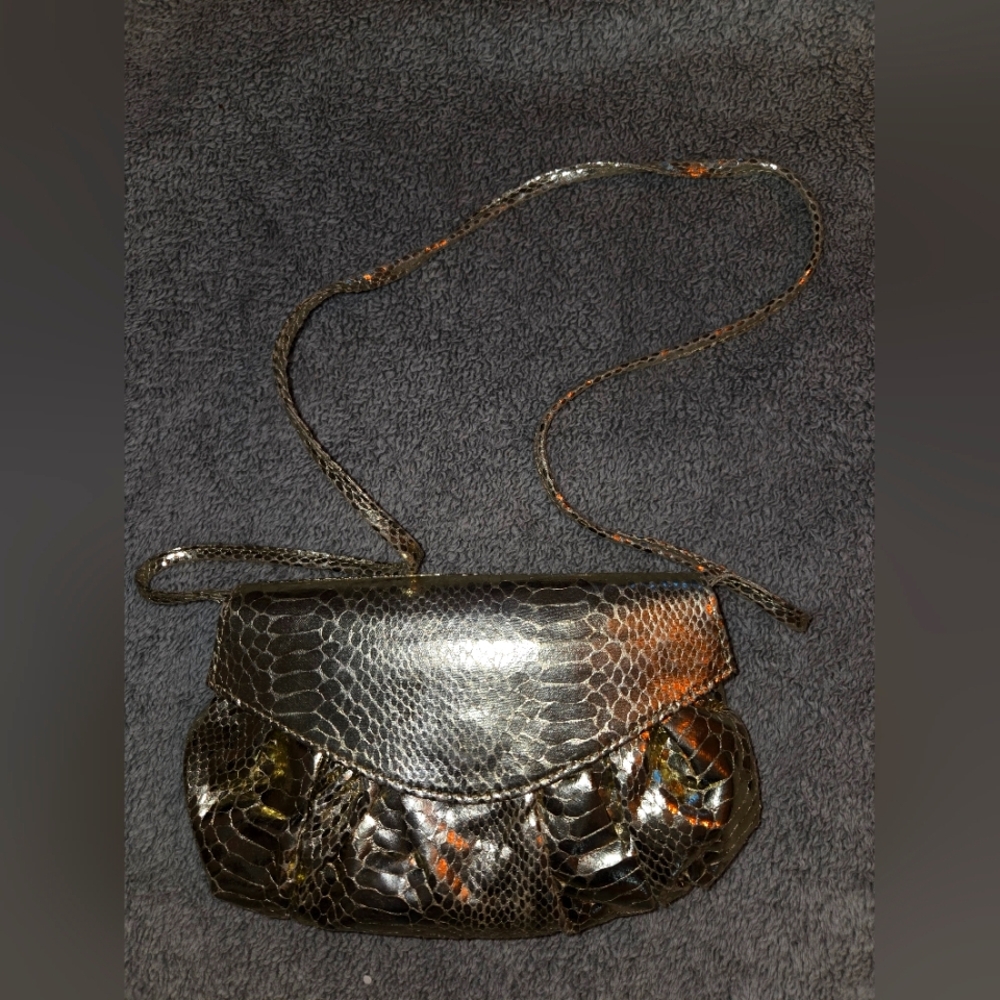 Elegant Gold Snake Print Women's Bag